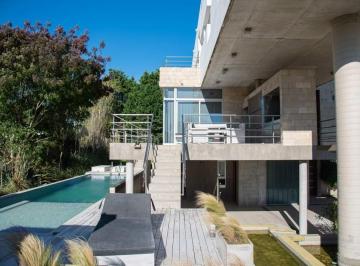 Casa · 492m² · 7 Ambientes · Casa en Venta - 5 Dorm. 7 Baños - Cariló