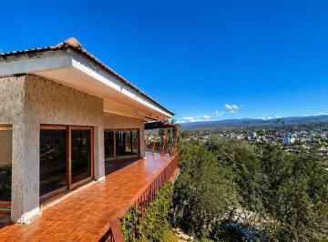 Casa · 314m² · 5 Ambientes · 1 Cochera · Casa en Venta 3 Dorm. Carlos Paz a Remodelar
