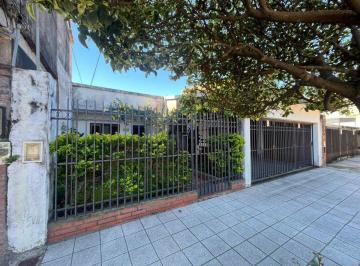 Casa · 60m² · 5 Ambientes · 2 Cocheras · Venta Casa Corrientes Capital
