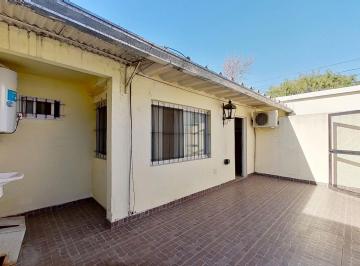 Casa · 223m² · 3 Ambientes · Venta de Deptos en Block con Galpon