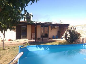 Casa · 110m² · 5 Ambientes · 2 Cocheras · Venta Casa con Jardin, Mendoza Rodeo del Medio