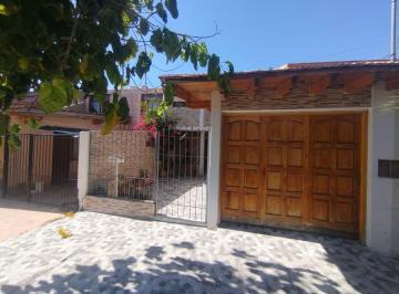 Casa · 84m² · 4 Ambientes · 1 Cochera · Venda Duplex 3 Hab. Barrio Tac Luzuriaga