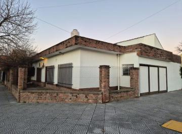 Casa · 200m² · 5 Ambientes · 1 Cochera · Casa en Venta - Monte Grande - 7 Ambientes