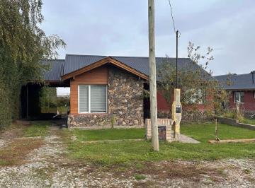Casa · 64m² · 3 Ambientes · 1 Cochera · Casa Centrica en Trevelin Apta Credito