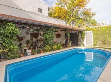Casa · 148m² · 4 Ambientes · 2 Cocheras · Venta Casa Villa Devoto 4 - 5 Amb Pileta Cochera