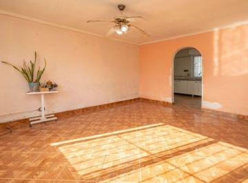Casa · 122m² · 4 Ambientes · 1 Cochera · Oportunidad Única en La Reja Comoda Casa, Luminosa