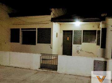 Casa · 98m² · 4 Ambientes · 1 Cochera · Casa en Venta - 2 Dorm. 1 Baño - Cochera - 365 m² - Pergamino