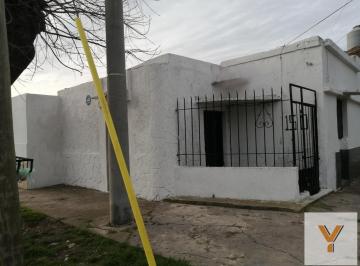 Casa · 150m² · 2 Ambientes · 1 Cochera · Casa en Venta - 1 Dormitorio 5 Baños - 212 m² - Ensenada