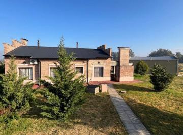 Quinta vacacional · 225m² · 5 Ambientes · Quinta en Venta - 3 Dorm. 2 Baños - Mercedes