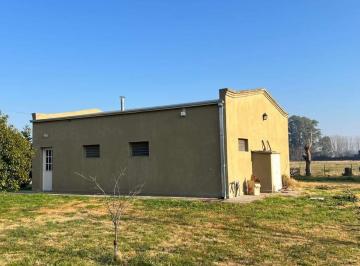 Quinta vacacional de 5 ambientes, Mercedes · Quinta en Venta - 3 Dorm. 2 Baños - Mercedes