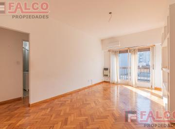 Departamento · 60m² · 4 Ambientes · Donato Alvarez y Rivadavia - 4 Ambientes con Balcon - Reciclado