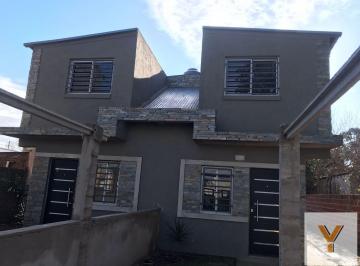 Edificio · 1045m² · 17 Ambientes · Edificio Comercial en Venta - Dúplex - 14.978 m² - Berazategui