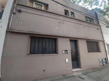 Departamento en Alquiler de 3 ambientes Tolosa · (115 y 38) Departamento PH Pb Fte 90 m² (2) Dorm. Gdes y Patio en Alquiler en La Plata