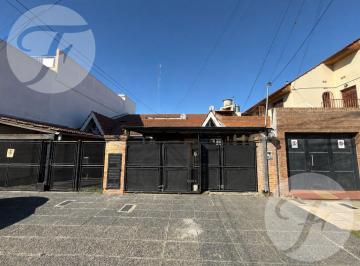 Casa · 75m² · 4 Ambientes · 2 Cocheras · Duplex 4 Ambientes Zona Residencial Merlo