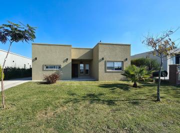 fd44ac27-005a-4e7c-8879-aedf73cae92e-1_all_34488.jpg · Venta Casa 4 Ambientes, San Ramón, Pilar del Este
