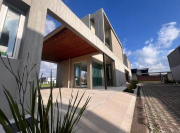 Departamento · 80m² · 4 Ambientes · 1 Cochera · Duplex 2 Dorm en Complejo Cerrado C Amenities - Don Carlos - 139 y 505 - La Plata