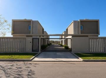 Departamento · 80m² · 4 Ambientes · 1 Cochera · Duplex 2 Dorm en Complejo Cerrado C Amenities - Don Carlos - 139 y 505 - La Plata
