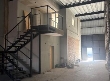 Bodega-Galpón en Alquiler de 3 ambientes Jardín Mayoraz · Partiicular Alquila Galpón a Estrenar