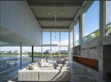 Casa · 970m² · 6 Ambientes · 3 Cocheras · Alquiler Casa Albanueva