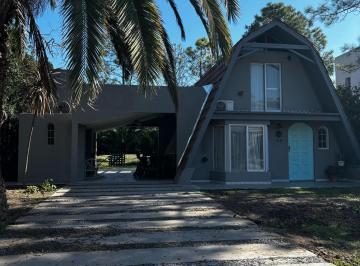 Casa de 4 ambientes, Campana · Impecable Casa Estilo Alpina Totalmente Reciclada