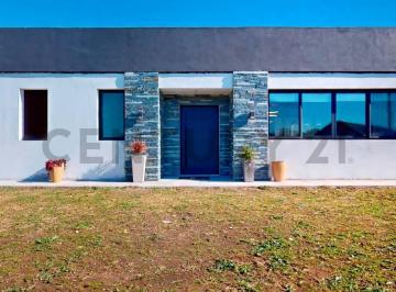 Casa · 110m² · 4 Ambientes · 476 y 164 - La Cañada City Bell - Casa de 3 Dorm.