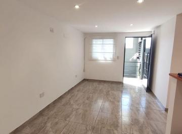 PH de 2 ambientes, Lanús · Alquiler. Depto de 2 Amb S/ Av Impecable Estado y Ubicacion