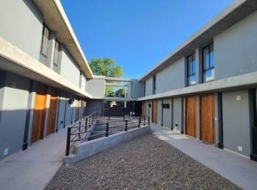 Casa · 90m² · 4 Ambientes · 1 Cochera · Alquiler Duplex 2 Dorm. - Housing La Calera