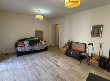 Departamento · 60m² · 3 Ambientes · Departamento en Venta de 3 Ambientes en Balvanera con 2 Patios!