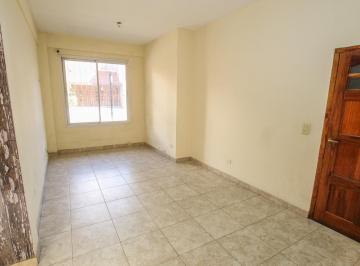 PH · 56m² · 3 Ambientes · PH en Venta de 3 Ambientes con Patio en Boedo, Luminoso, Apto Crédito!