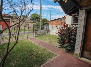 PH · 55m² · 3 Ambientes · 1 Cochera · PH Tipo Casa 3 Ambientes con Cochera, Patio y Jardin Apto Crédito en Caseros Oportunidad!