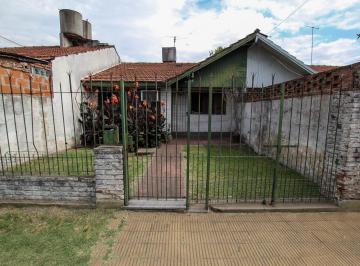 PH · 55m² · 3 Ambientes · 1 Cochera · PH Tipo Casa 3 Ambientes con Cochera, Patio y Jardin Apto Crédito en Caseros Oportunidad!