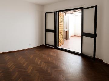 Departamento · 35m² · 2 Ambientes · B° Centro | 4to Piso Frente | 1 Dormitorio con Amplia Terraza | Apto Crédito