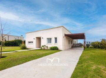 Casa de 5 ambientes, Presidente Perón · Casa de Categoría en Venta Sobre El Lago en "Lagos de San Eliseo" | 4 Dorm. | Pileta