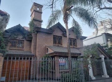 Casa de 9 ambientes, Ciudad de Mendoza · Alquiler Comercial con 360 m² Terreno, 7 Dorm.. 4 Baños.4 Cocheras. en Quinta Sección. Mendoza