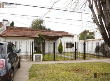 Casa · 200m² · 5 Ambientes · 2 Cocheras · Casa en City Bell