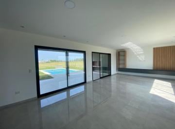 Casa · 178m² · 4 Ambientes · 1 Cochera · Casa en El Rebenque