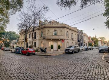 Casa de 8 ambientes, Palermo · Casa de Estilo Reciclada a Nuevo