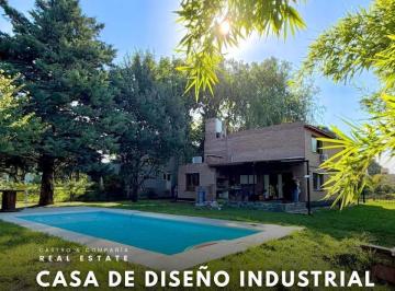 Casa · 290m² · 6 Ambientes · 1 Cochera · Venta Casa de 2 Dorm. Estilo Industrial en Valle del Golf – Etapa 1 - Malagueño