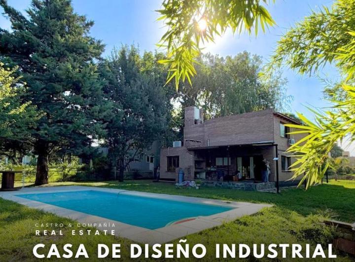 Casa · 290m² · 6 Ambientes · 1 Cochera