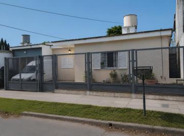 Casa · 106m² · 4 Ambientes · Venta Casa 3 Dorm Barrio Los Gigantes Cordoba