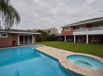Casa · 300m² · 4 Dormitorios · 2 Cocheras · Casa en Alquiler Anual en Santa Barbara!