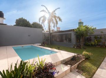 Casa · 218m² · 6 Ambientes · 2 Cocheras · Venta Casa 4 Dorm. Barrio Ayacucho Córdoba