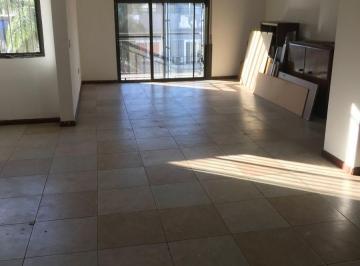 PH de 7 ambientes, Villa Urquiza · Triplex en Alquiler - Destino Comercial