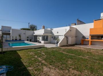 Casa · 206m² · 7 Ambientes · 3 Cocheras · Venta Casa 3 Dorm. San Vicente Córdoba