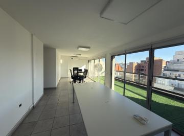 Oficina comercial · 50m² · Oficina en Alquiler con Gran Terraza Propia en El Corazón de General Paz