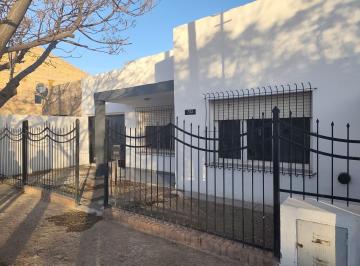 Casa · 106m² · 2 Dormitorios · 3 Cocheras · Casa 2 Dorm en Amplio Terreno