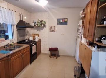 PH · 115m² · 8 Ambientes · 1 Cochera · PH en Capital