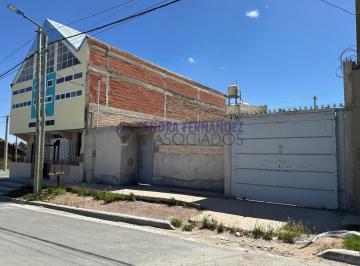 Casa · 85m² · 2 Ambientes · 1 Cochera · Neuquen Venta Casa 1 Dormitorio B° Maronese