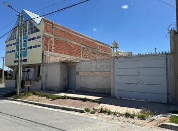 Casa · 85m² · 2 Ambientes · 1 Cochera · Neuquen Venta Casa 1 Dormitorio B° Maronese