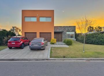 Casa · 280m² · 5 Ambientes · Venta - Casa Palos Verdes